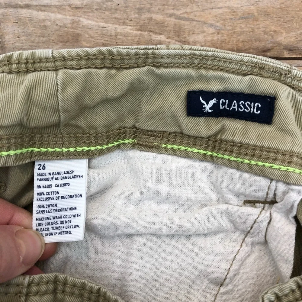 AEO Khaki tan classic cargo shorts, 26